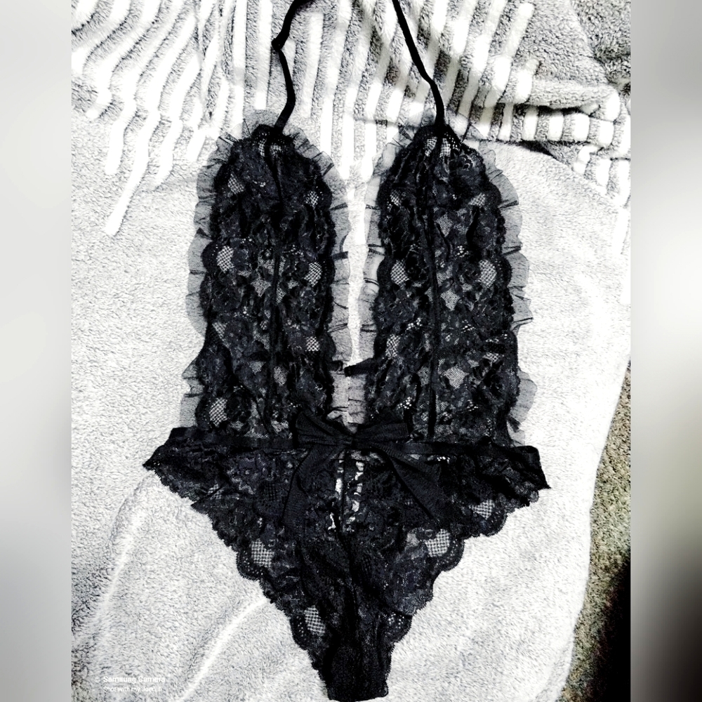 Black lace bodysuit adore me size m